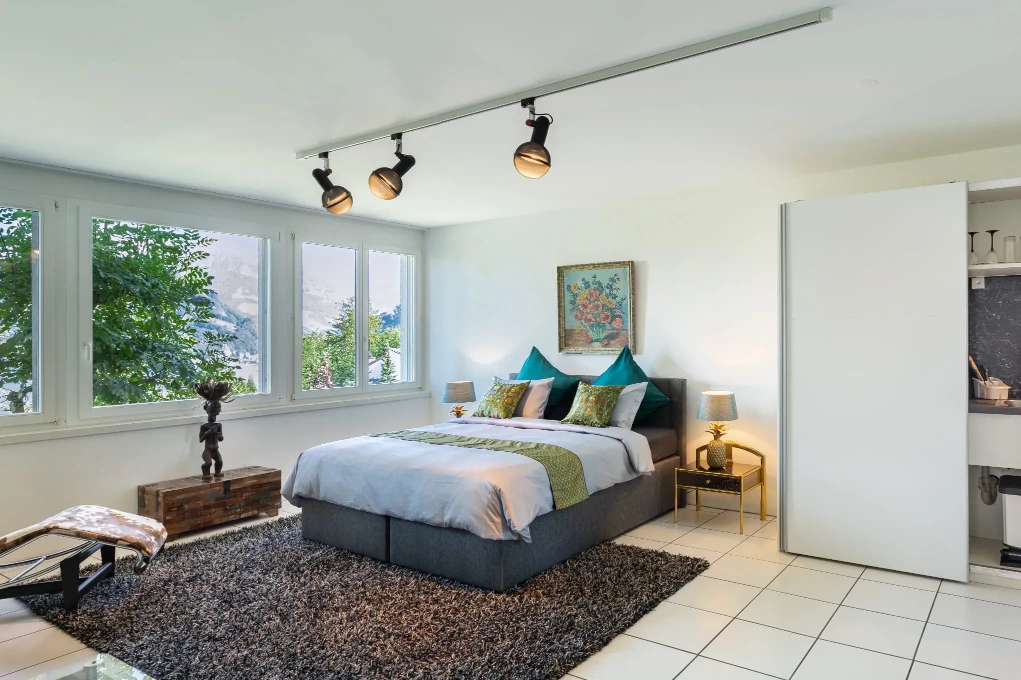 Rent Luxury Villa at Lake Lucerne – Hiking and Nature Trips