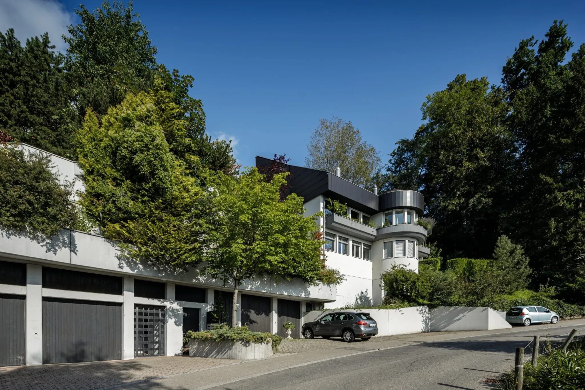 Rent a Luxury Family Villa in Lucerne for Summer Vacation