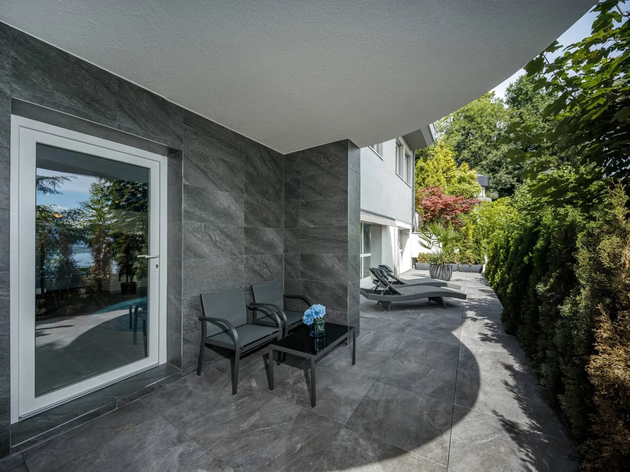 Rent Luxury Villa at Lake Lucerne – Hiking and Nature Trips